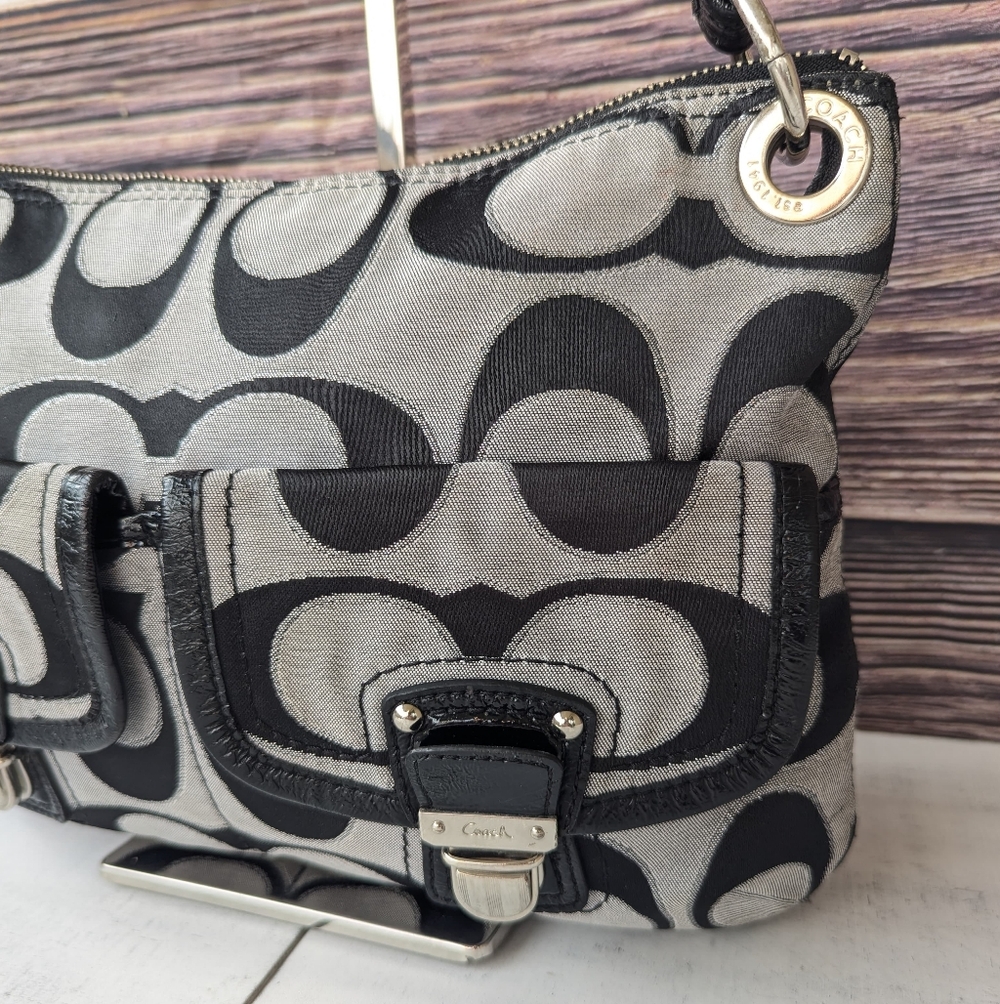 🌹Coach 18980 Black and Gray Signature Shoulder Bag - Picture 4 of 14